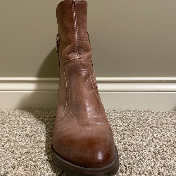 Intrigo leather ankle boots, size 38. Like new. - Picture 2 of 3